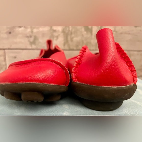 Women's Soft Red Leather Loafers
Slip-on. Comfortable Flats Shoes w/Grip Sole. - Picture 6 of 10